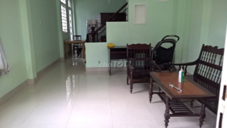 Nhà rộng 150m2, 1 trệt, 1 lầu hẻm 34/4 đường 25A Quận 7 cần cho thuê giá 12.9 triệu/tháng