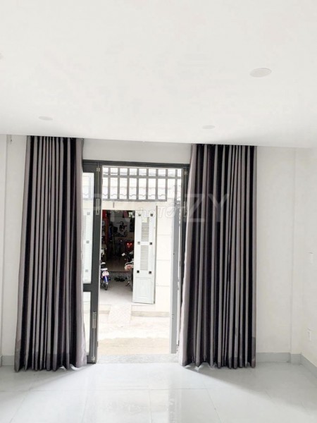 Đường số 10, Quận 7 cần cho thuê nhà rộng 40m2, 3 tầng đúc, giá 11 triệu/tháng