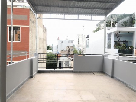 Nhà hẻm xe oto phạm văn bạch, nhà mới xây giá tốt 12 triệu