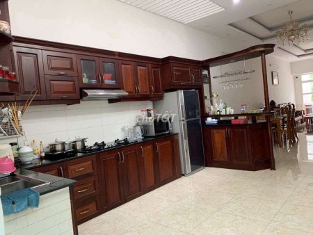 Cần cho thuê nhà nguyên căn 1 trệt, 1 lầu dtsd 140m2, giá 20 triệu/tháng, đường 4A, Quận 9