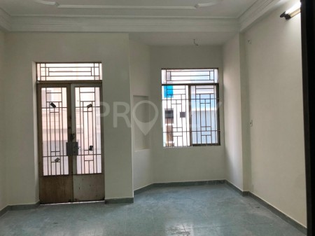 Nhà nguyên căn mặt tiền đường đồng xoài 2 lầu tiện kinh doanh