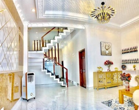 Mình cần cho thuê nhà hẻm 458 Huỳnh Tấn Phát, rộng 90m2, 1 trệt, 1 lầu, 3 pn, giá 12 triệu/tháng