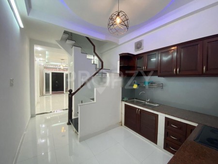 Nhà đẹp thoáng hẻm xe hơi 4PN 1T2L ban công, sân thượng phường 5, Phú Nhuận