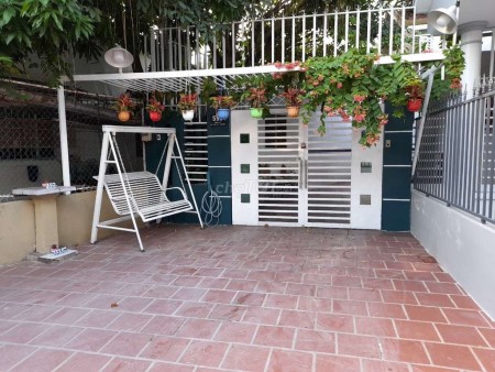 Cho thuê Villa Quận 9 có sân vườn dtsd 180m2, giá 7.5 triệu/tháng lh 0983967005