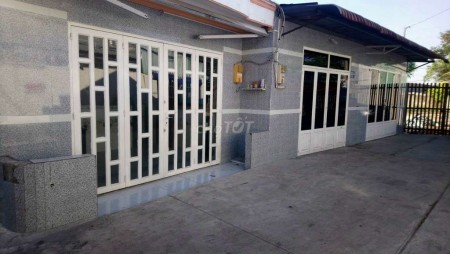 Cần cho thuê nhà chính chủ cấp 4 Quận 12, dt 36m2, 1 pn, giá 4.5 triệu/tháng, lh 0789580413