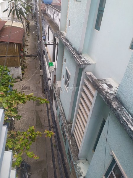 Đường Lạc Long Quân, Quận Tân Bình cần cho thuê nhà rộng 60m2, giá 10 triệu/tháng