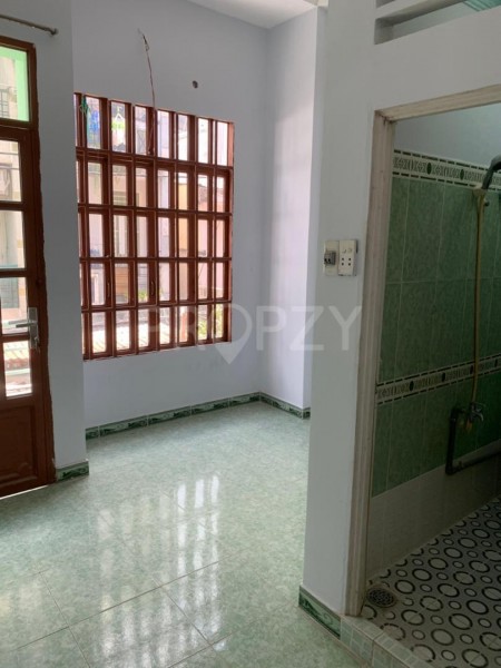 Cho thuê nguyên căn sát mặt tiền Trường Trinh Quận Tân Bình, giá 13 triệu/tháng