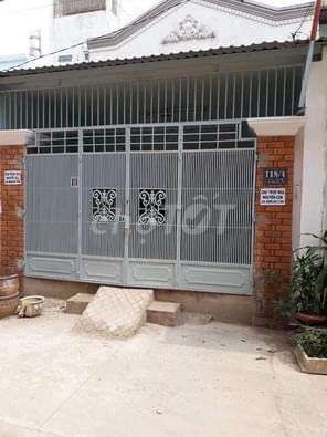 Cho thuê nhà Quận 12, dtsd 75m2, có gác còn mới, giá 5 triệu/tháng, lh 0908787036