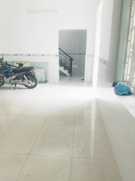 Cho thuê nhà nguyên căn hẻm xe hơi, khu vực sầm uất, Trường Chinh, Quận Tân Bình