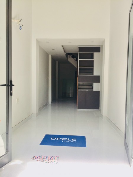 Nhà nguyên căn mới xây 2PN có sân thượng view đẹp hồ Con Rùa Quận 3