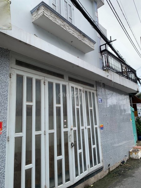 Trống nhà 1 trệt, 1 lầu, cần cho thuê giá rẻ 4 triệu/tháng, đường Liên Khu 2-5, Quận 12