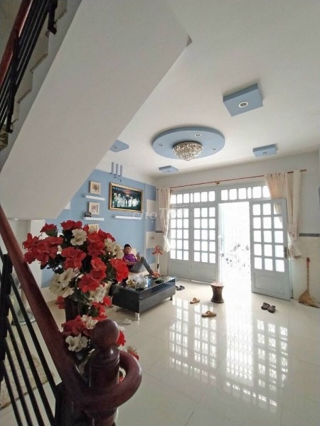 Có nhà hẻm 44C/48B Bùi Văn Ba, Quận 7 cần cho thuê giá 12 triệu/tháng, dtsd 60m2