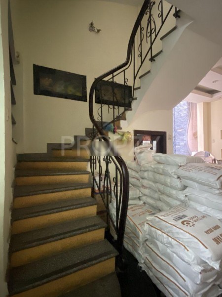 Nhà mặt tiền nguyên căn phường 8 Quận Phú Nhuận, 3 tầng, dt 125m2, giá tốt