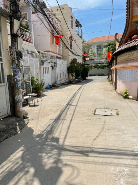 Nhà cho thuê nguyên căn p.5 q.8 hẻm xe tải nhỏ Chính chủ, 170m2, 3 phòng ngủ, 3 toilet