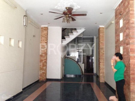 Cho thuê nhà hẻm xe hơi đường Nguyễn Văn Thương, phường 25, Quận Bình Thạnh, 180m2, 3 phòng ngủ, 4 toilet