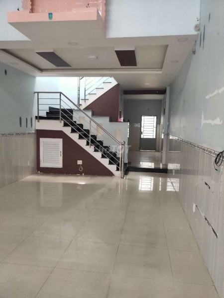 Chủ cần cho thuê nhà nguyên căn trống 90m2, giá bán 10 triệu/tháng, lh 0938722995