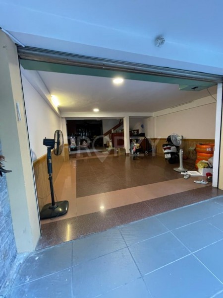 Nhà nguyên căn 1 trệt, 3 lầu khu an ninh, yên tĩnh phù hợp làm văn phòng, trường mẫu giáo