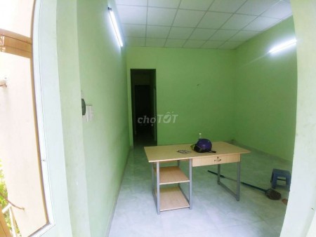 Đường Lò Lu, Quận 9 cần cho thuê nhà rộng 56m2 (4x14), 2 tầng, giá 5 triệu/tháng