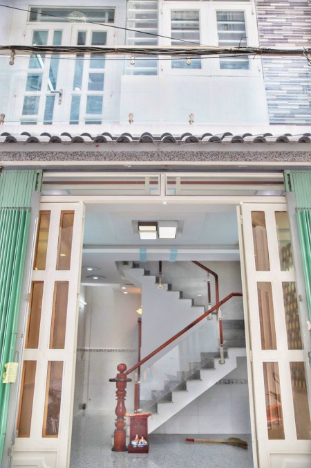 Cho thuê nhà mới Phạm văn chiêu P14 giá chỉ 6tr