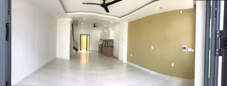 Cho thuê nhà 2 lầu mới xây giá rẻ TT Bến Lức, 85m2, 3 phòng ngủ, 3 toilet