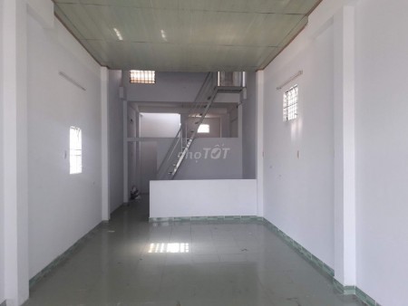 Cho thuê nhà Quận Tân Phú, dtsd 72m2, 2 tầng, giá 12 triệu/tháng, lh 0989105401