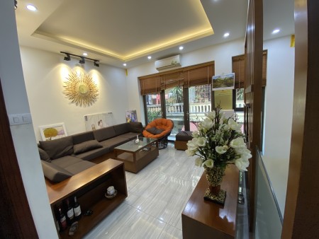 Cho thuê nhà nguyên căn phố Đại An, vừa để ở vừa để làm văn phòng