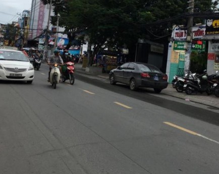 Nhà nguyên căn gấp cho thuê, hẻm xe hơi 4.6m, 2 lầu sân thượng, Huỳnh Văn Bánh, p13, Phú Nhuận