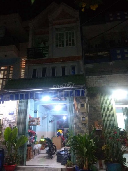 Chủ cho thuê nhà rộng 200m2, 1 trệt 2 lầu đúc giá 8 triệu/tháng, hẻm 256/11B Mã Lò