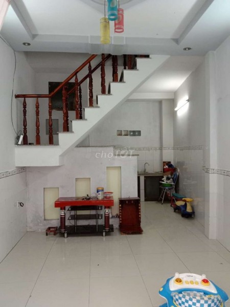 Nguyên căn cần cho thuê giá 4 triệu/tháng, dtsd 40m2, 2 pn, đường Bà Điểm 9, Hóc Môn