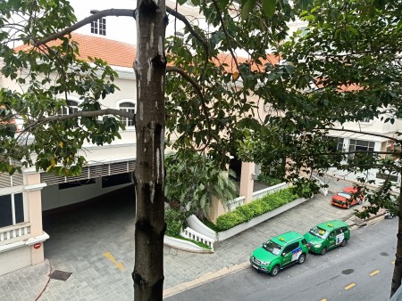 Cho thuê nhà nguyên căn 3 lầu hoặc sang quán mặt tiền kinh doanh Trần Bình Trọng quận 5