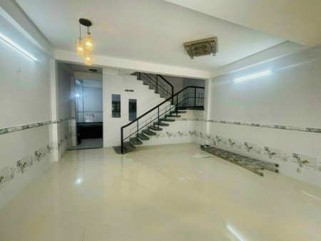 Nhà diện tích lý tưởng 6x12, 2 lầu, hẻm xe tải thông, 3PN 4WC