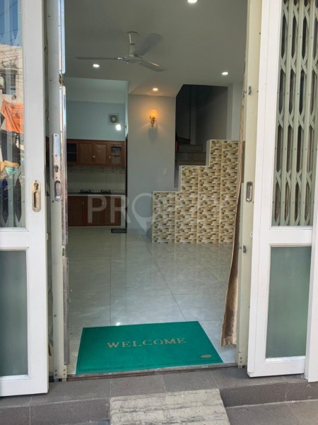 Cho thuê nhà hẻm 3.9m, nhà rộng đẹp, Nguyễn Đình Chiễu, P4, Phú Nhuận