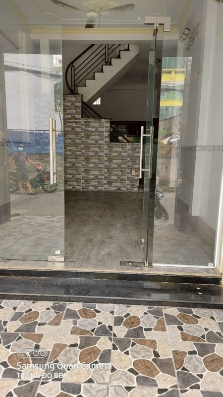 Nhà đối diện trường học. có MTKD Phan Huy Ích P14 Gò Vấp