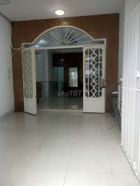 Nhà nguyên căn đúc kiên cố 1 trệt, 2 lầu đường só 51, Quận 7, giá 19 triệu/tháng