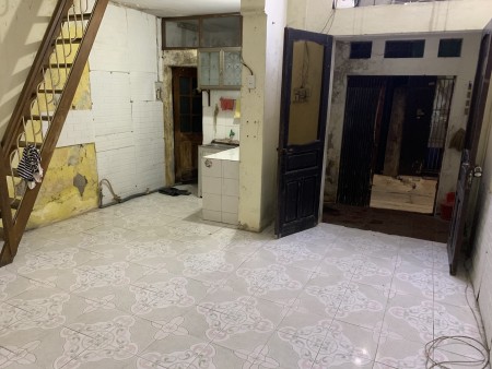Hà Nội cho thuê nhà riêng phố Cự Lộc giá cho thuê 3.5 triệu/tháng, lhcc, 50m2, 1 phòng ngủ, 1 toilet