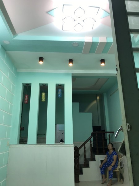 Cho thuê nhà nguyên căn, gần Metro Quận 12