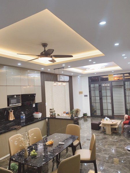 Cho thuê nhà riêng ngõ Nguyễn Chí Thanh, DT 40m2 x4t, thông sàn, MT 4m, giá 14tr/ tháng