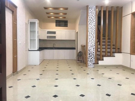 Cho thuê nhà riêng tại Trần Quang Diệu, DT 45m2 x6t, mặt tiền 4,5 m, thông sàn, giá 14tr/ tháng