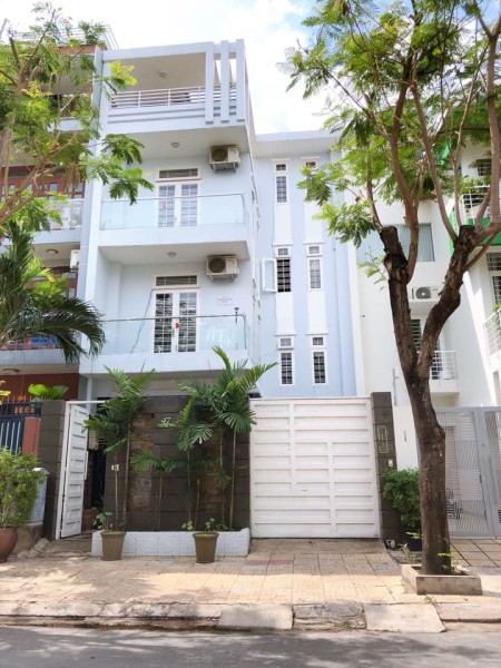 Cho thuê căn nhà dtsd 330,4m2 ngay khu dân cư An Phú Hưng Quận 7. Giá thuê 45tr/tháng