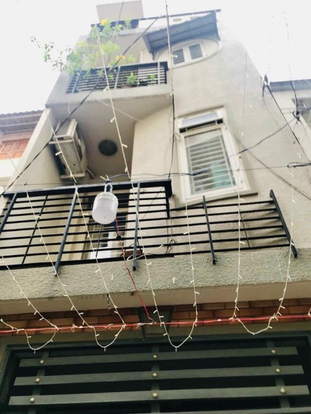 Cho thuê nhà nguyên căn tại 90/5 Lê Liễu P.Tân Quý Q.Tân Phú. Dt 3.6m x 12m, 3PN, 3WC