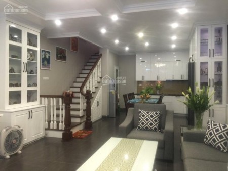 Cho thuê nhà riêng cực đẹp tại Kim Mã, DT 55m2 x 5T, mt 5m, đầu đủ đồ, 14tr/tháng