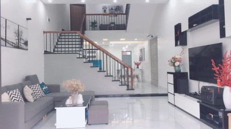 Cho thuê nhà cực đẹp tại Đội Cấn, 55m2 x 4T, full nội thất cơ bản, 12tr/tháng