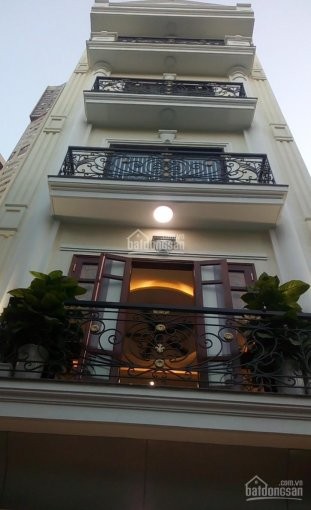 Cho thuê nhà riêng tại Hoàng Cầu, 55m2 x 4T, nhà đẹp, thoáng mát, giá 13 triệu/tháng