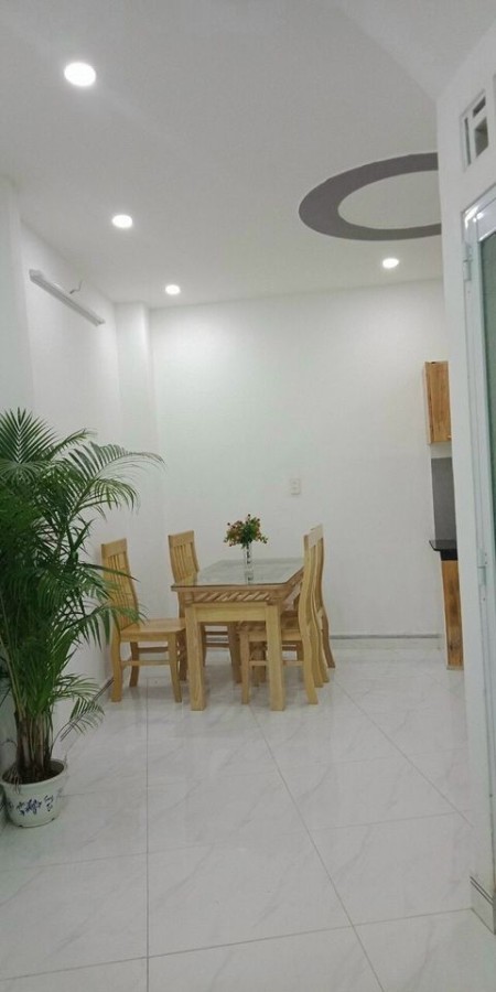 Cho thuê nhà nguyên căn tại Đường Phùng Văn Cung, Phường 7, Phú Nhuận. Giá 10 triệu