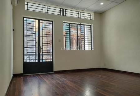 Cho thuê nhà Quận Bình Thạnh dtsd 279m2, giá 19 triệu/tháng, lh 0708095394