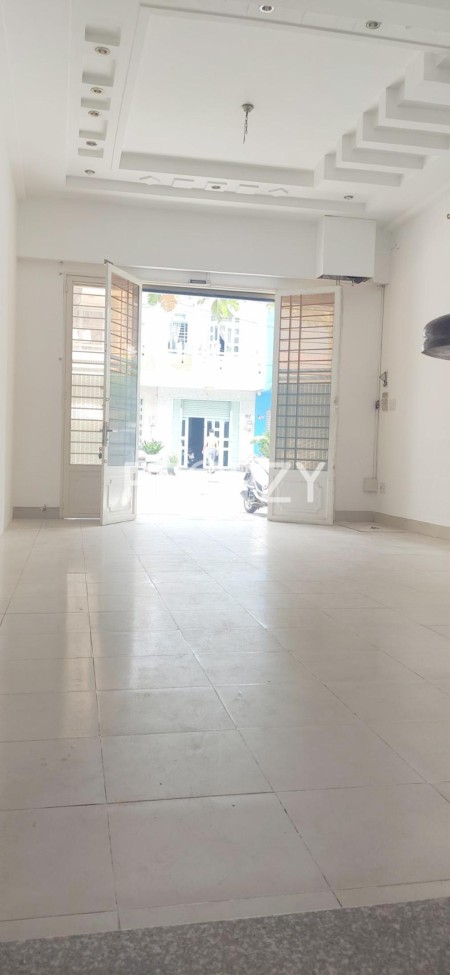 Cho thuê nhà nguyên căn, mặt tiền kinh doanh, P. 15, Tân Bình