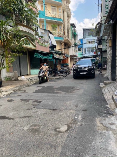 Cho thuê nhà hẻm xe hơi lê văn sỹ Q Phú Nhuận Giáp Quận 3. 4m x17m trệt 3 lầu