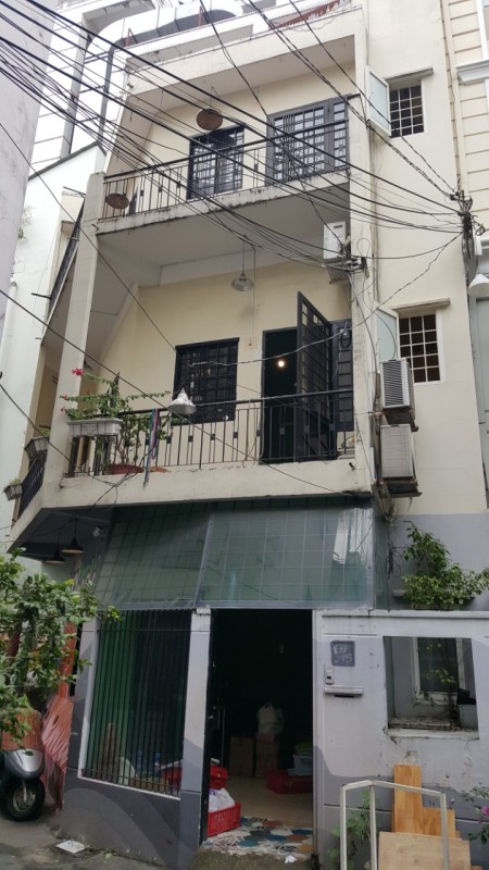 Cho thuê nhà nguyên căn trung tâm Quận 1, ưu tiên khách thiện chí thuê dài hạn