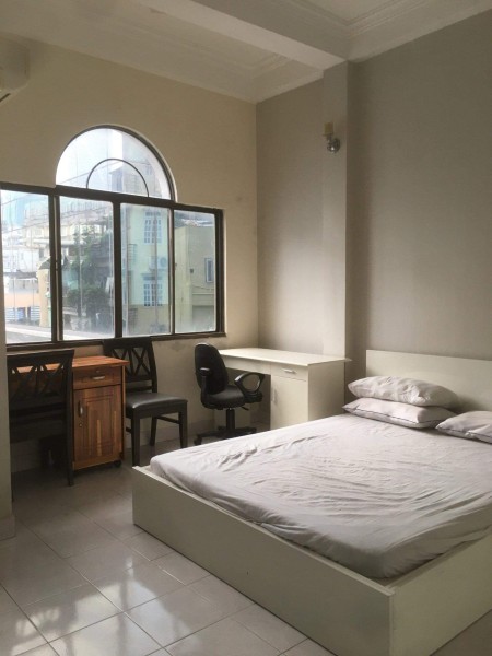 Nhà cho thuê nguyên căn 4x15m trệt 3 lầu 5 phòng đường Lê Thánh Tôn, Bến Nghé, Q1