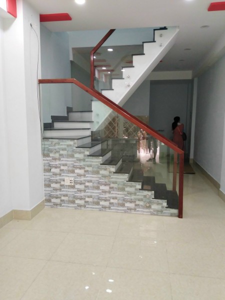 Nhà mới, sạch sẽ Bùi Quang Là P12 Gò Vấp giá cho thuê 7.5 triệu/tháng, lhcc